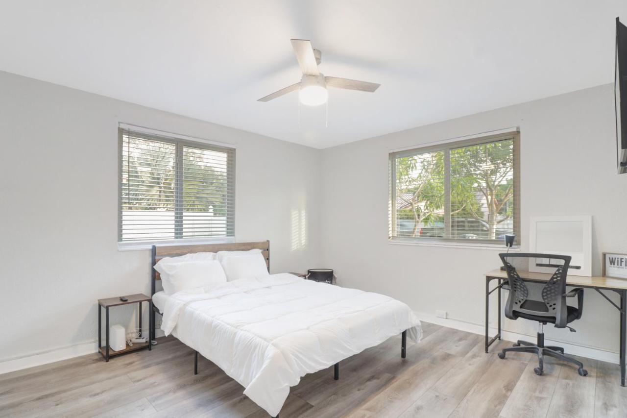 מיראמר Spacious And Luxurious Home Centrally Located Between Miami And Ft. Lauderdale מראה חיצוני תמונה