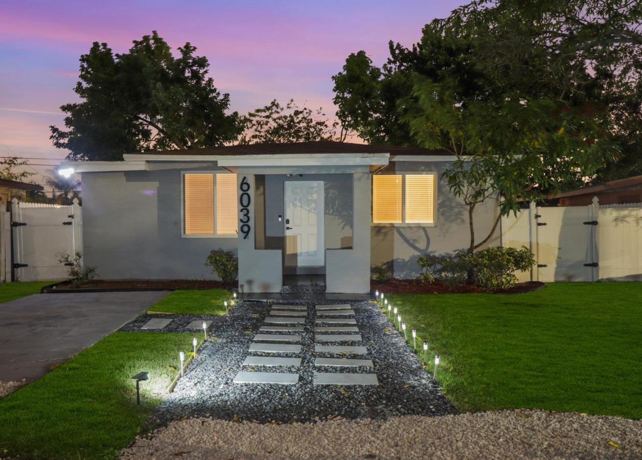 מיראמר Spacious And Luxurious Home Centrally Located Between Miami And Ft. Lauderdale מראה חיצוני תמונה